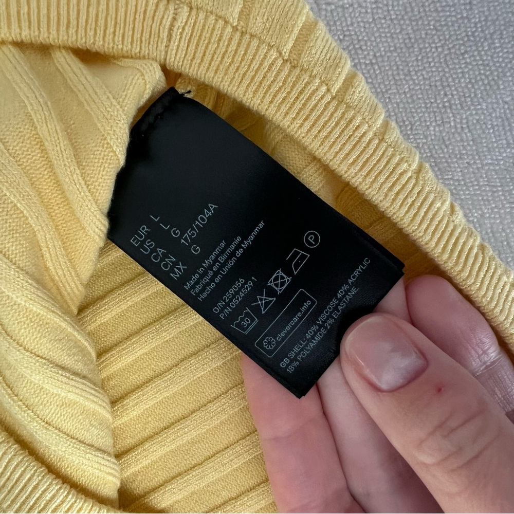 ❤️ H&M | Divided Yellow Ribbed Sweater Tank - Picture 6 of 6